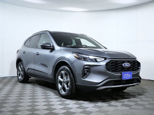 Certified 2025 Ford Escape ST-Line Select AWD/4WD image 1