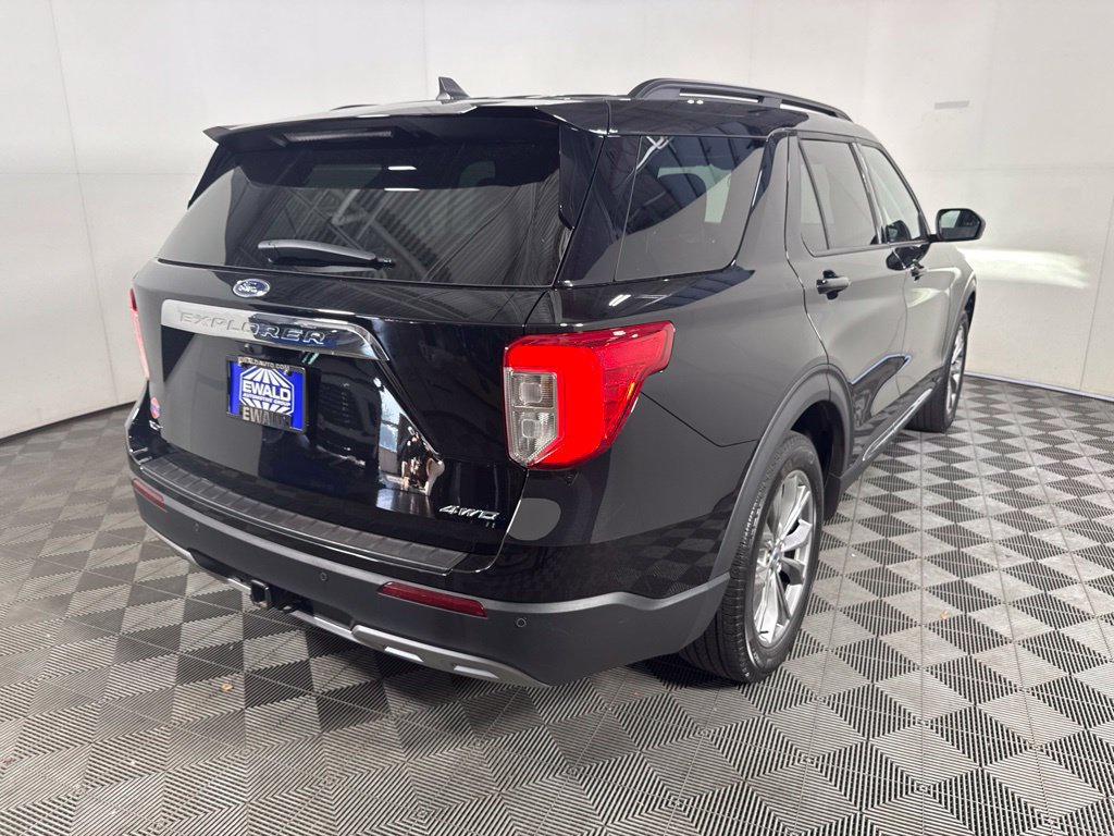 Certified 2023 Ford Explorer XLT w/ Equipment Group 202A AWD/4WD image 11