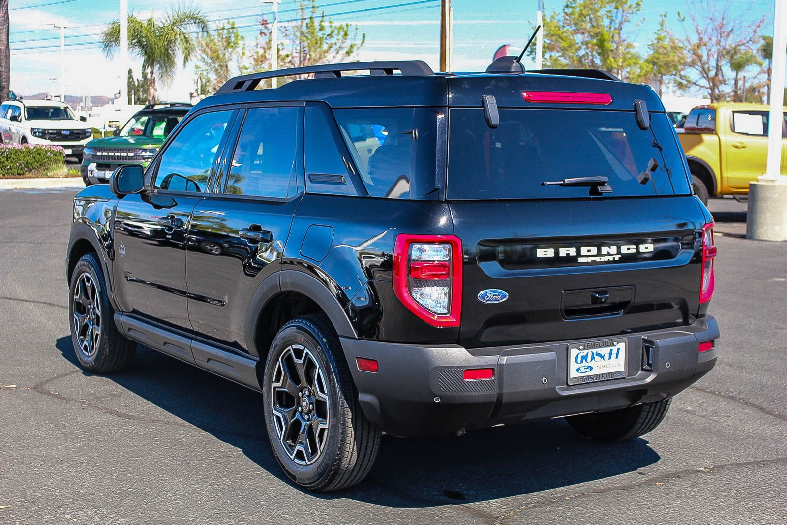 Certified 2025 Ford Bronco Sport Outer Banks w/ Outer Banks Tech Package+ image 8