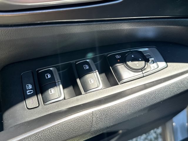 Used 2025 Kia Sorento S AWD/4WD image 25