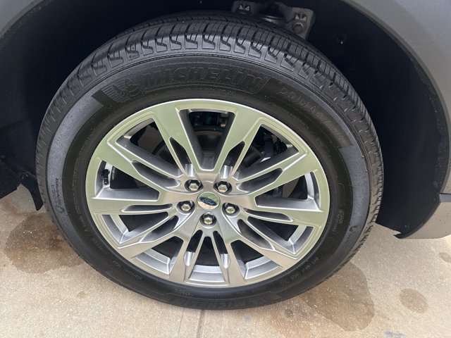 Certified 2026 Ford Explorer Platinum RWD image 8
