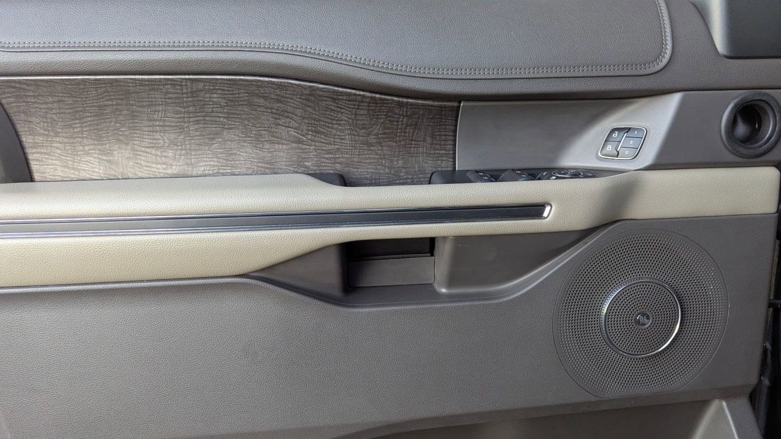 Certified 2019 Ford Expedition Limited w/ Equipment Group 301A image 13