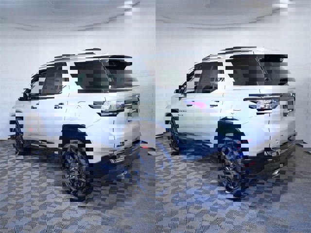 Used 2021 Chevrolet Traverse Premier w/ Redline Edition image 2