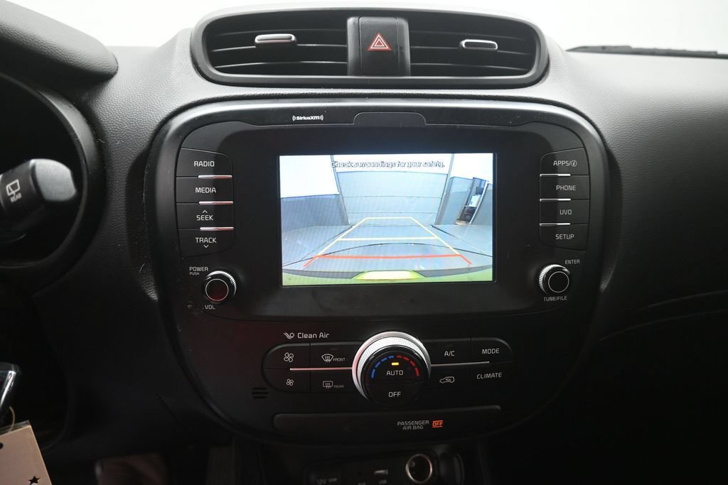 Used 2018 Kia Soul + FWD image 3