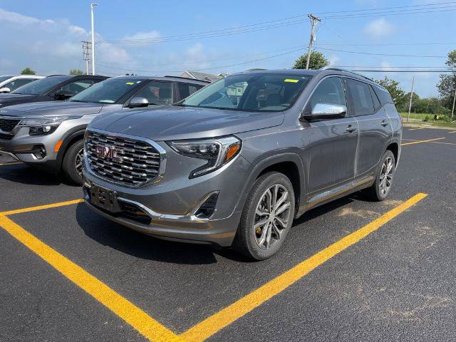 Used 2020 GMC Terrain Denali w/ Denali Premium Package AWD/4WD image 2