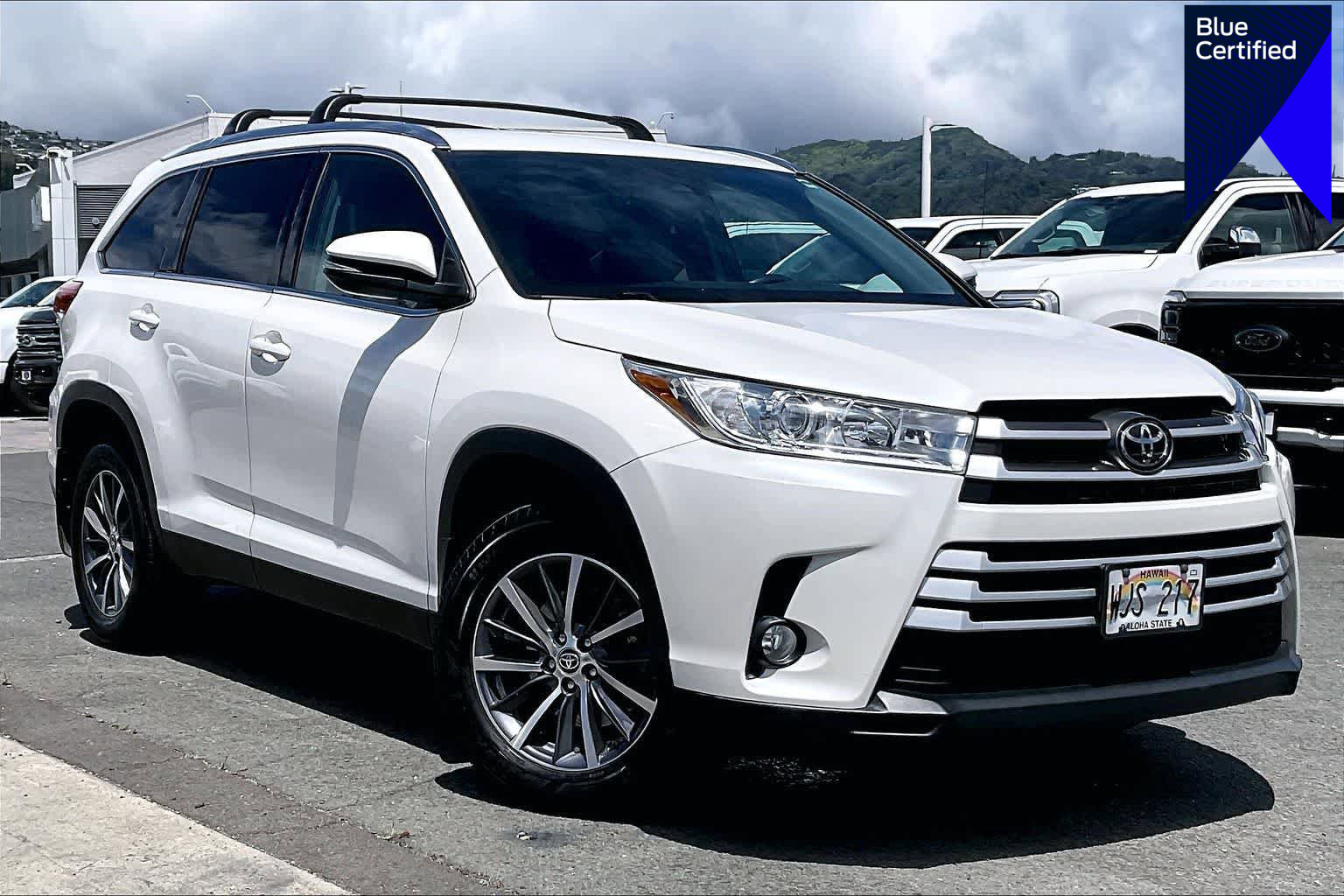 Used 2019 Toyota Highlander XLE FWD image 1