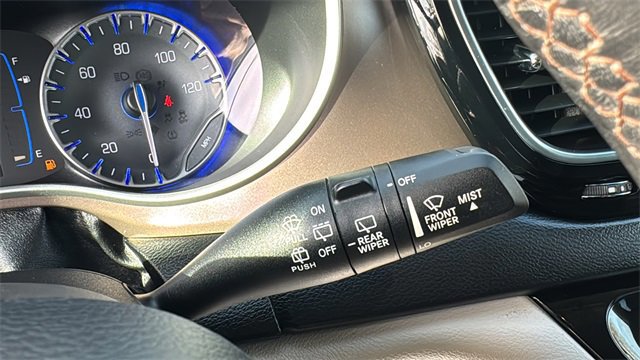 Used 2018 Chrysler Pacifica Touring-L image 21