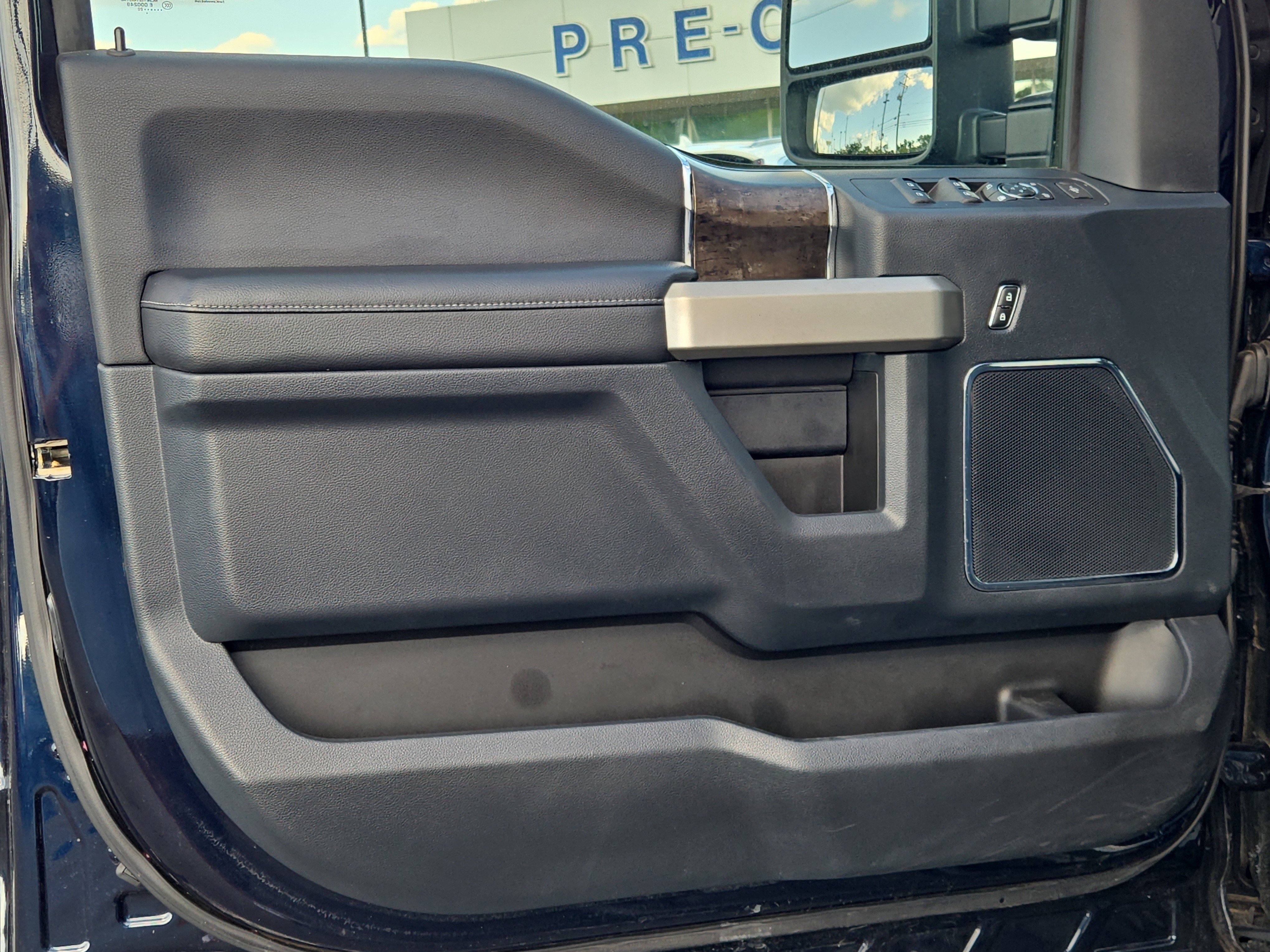 Certified 2022 Ford F350 Lariat w/ Tremor Off-Road Package image 21