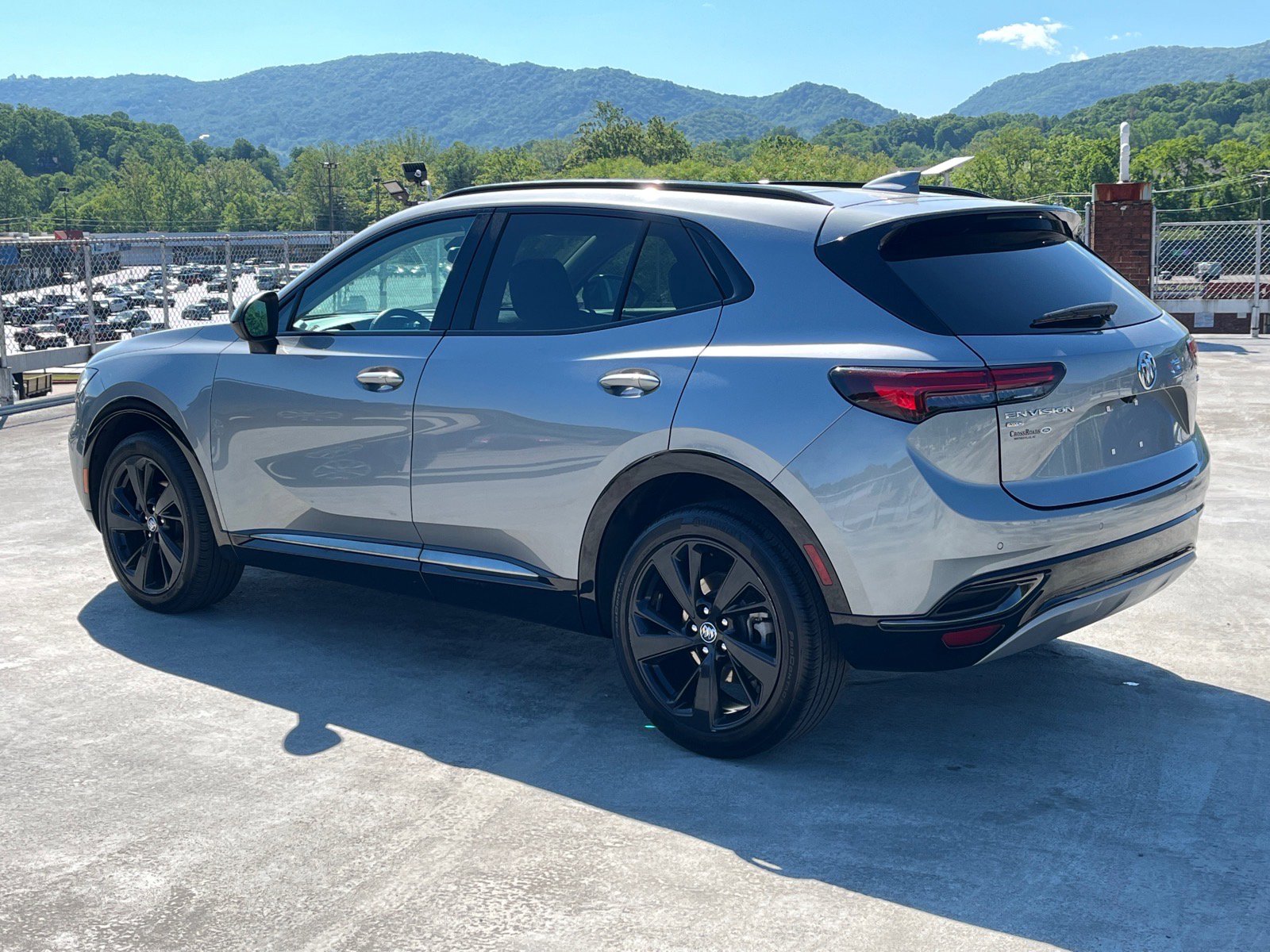 Used 2023 Buick Envision Essence w/ Sport Touring Package AWD/4WD image 4