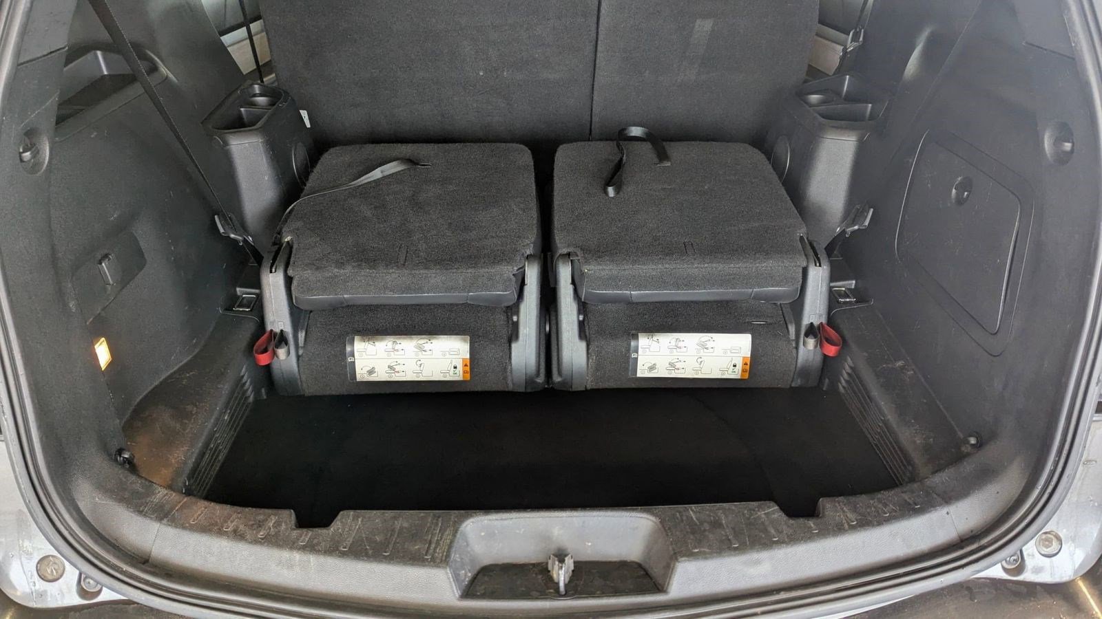 Certified 2017 Ford Explorer XLT w/ Equipment Group 202A image 22