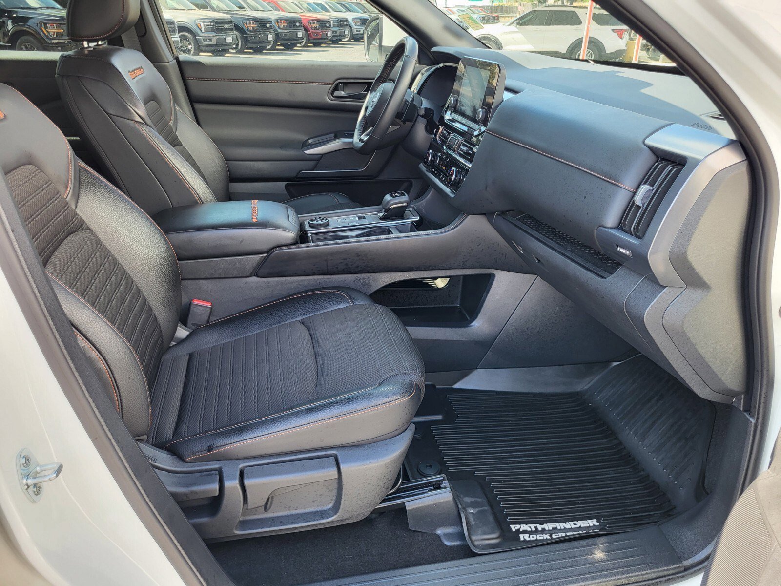 Used 2025 Nissan Pathfinder Rock Creek image 12