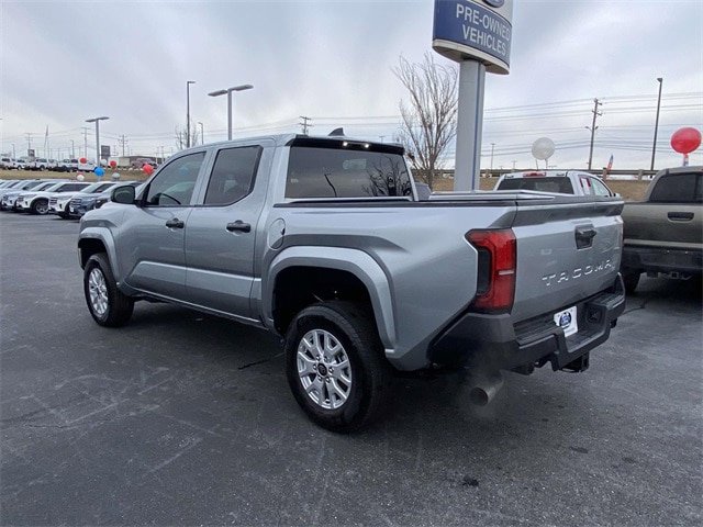 Used 2025 Toyota Tacoma SR RWD image 4