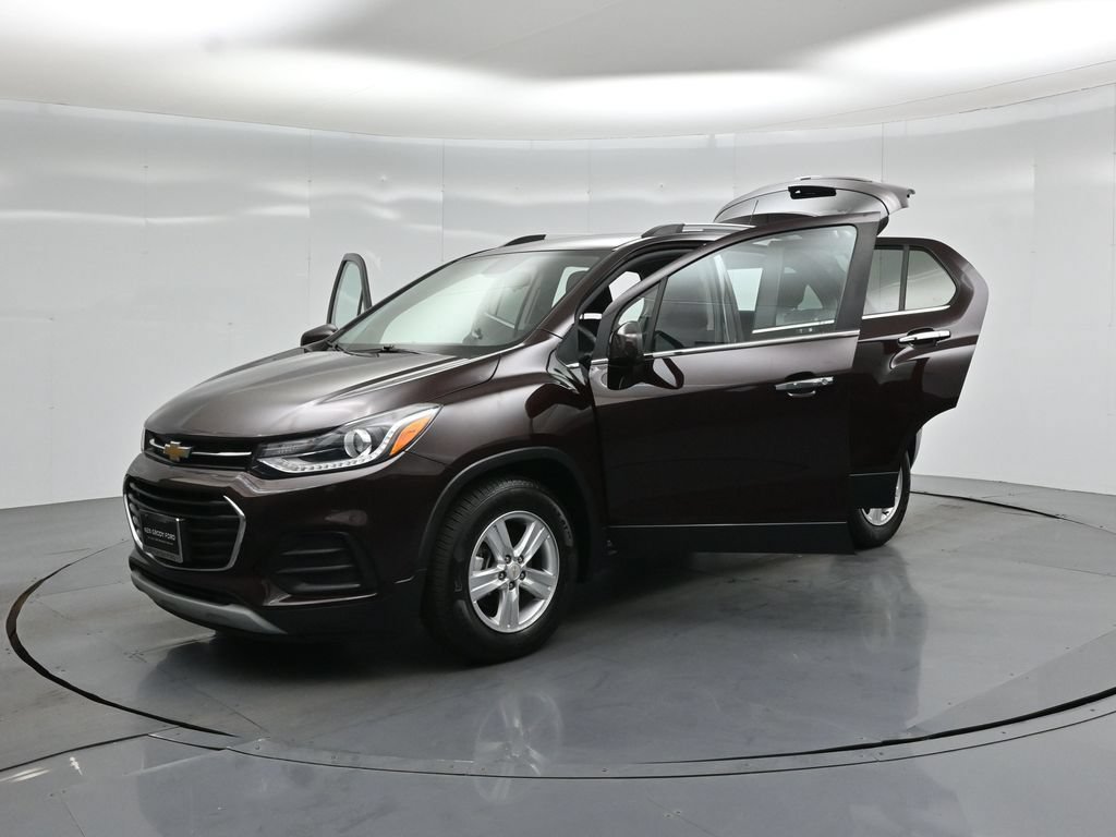 Used 2020 Chevrolet Trax LT w/ LT Convenience Package FWD image 25