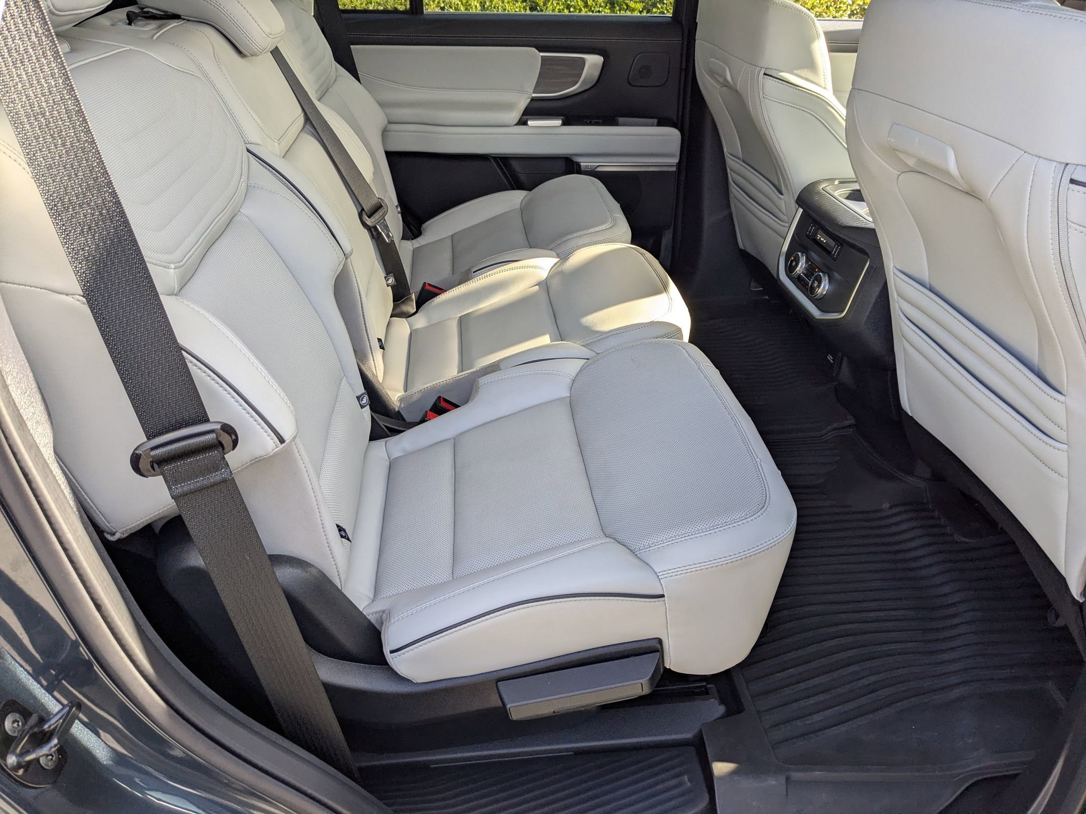 Certified 2025 Ford Expedition Platinum w/ Platinum Ultimate Package image 38