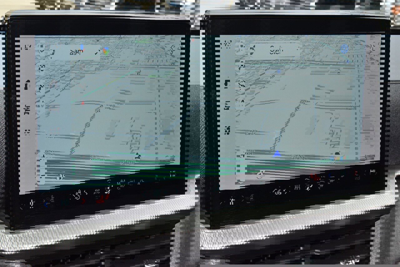 Certified 2025 Ford Explorer Platinum w/ LUX Leather Package image 28