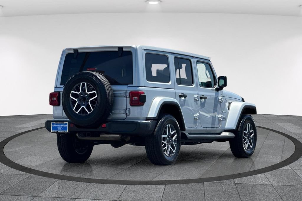 Used 2024 Jeep Wrangler Unlimited Sahara AWD/4WD image 5