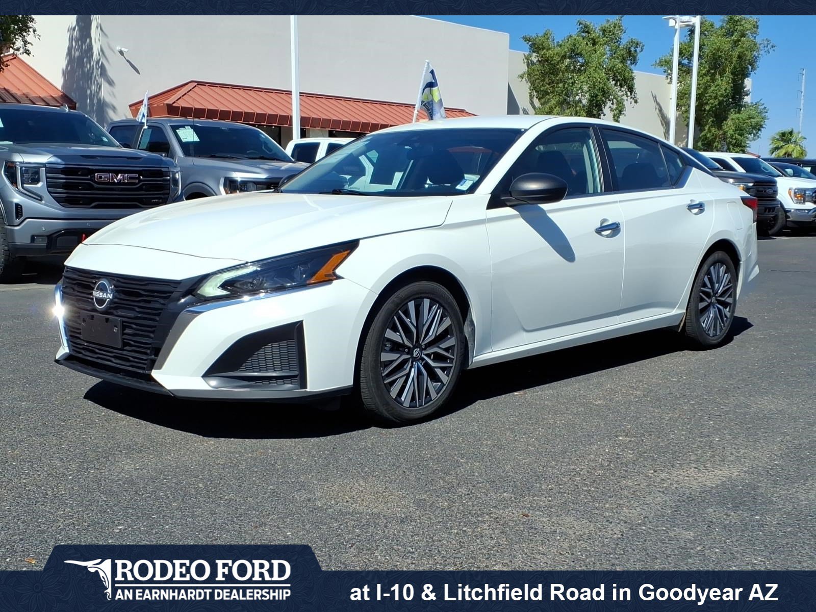 Used 2025 Nissan Altima 2.5 SV FWD image 1