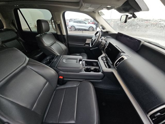 Certified 2025 Ford Expedition Active AWD/4WD image 8