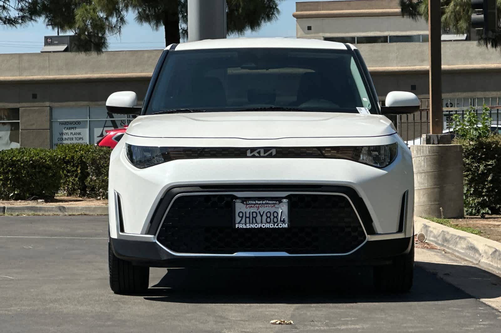 Used 2023 Kia Soul LX w/ LX Technology Package FWD image 11