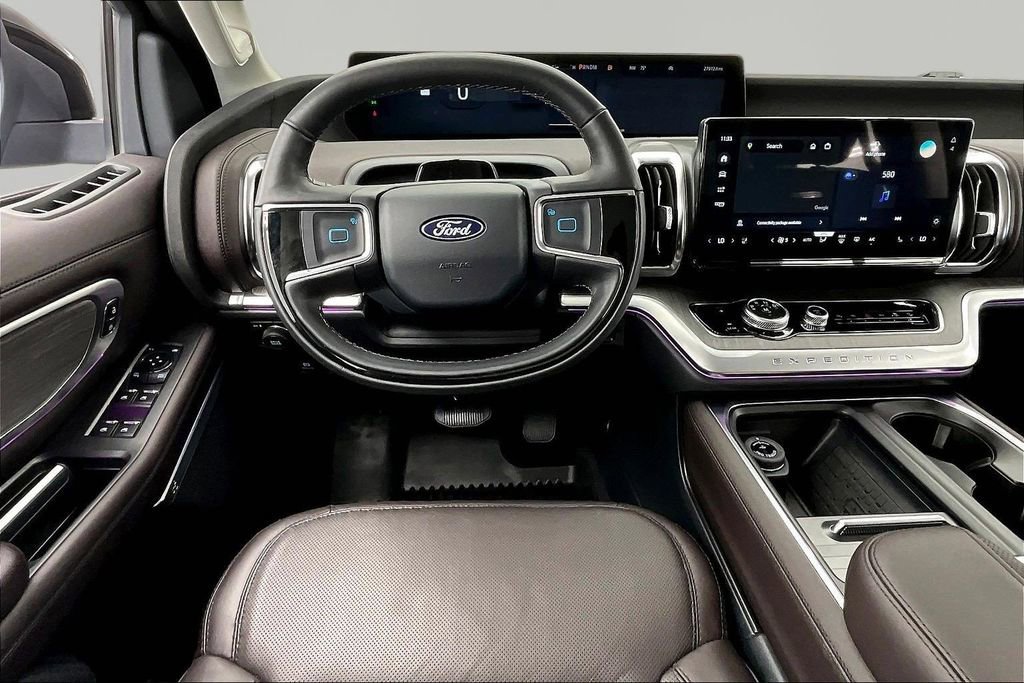 Certified 2025 Ford Expedition Platinum w/ Platinum Ultimate Package AWD/4WD image 5