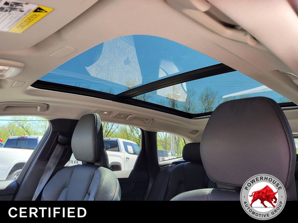 Used 2024 Volvo XC60 B5 Plus AWD/4WD image 25