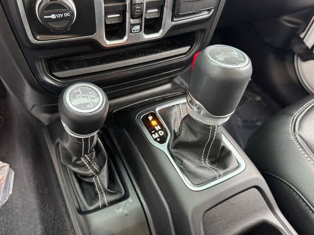 Used 2023 Jeep Wrangler Unlimited Sahara w/ Cold Weather Group AWD/4WD image 23