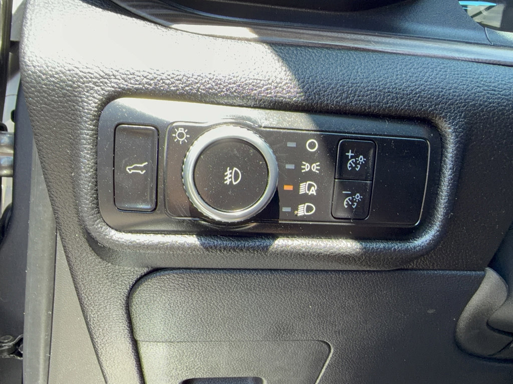 Certified 2023 Ford Explorer Limited w/ Limited Technology Package image 28