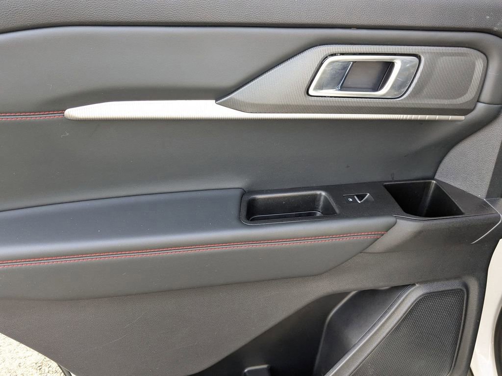 Certified 2025 Ford Explorer ST-Line w/ Premium Package image 25