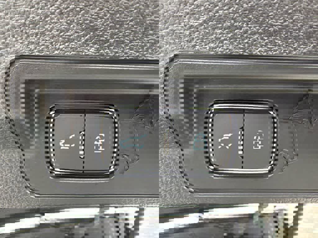 Certified 2023 Ford Explorer ST-Line w/ Class IV Trailer Tow Package image 17