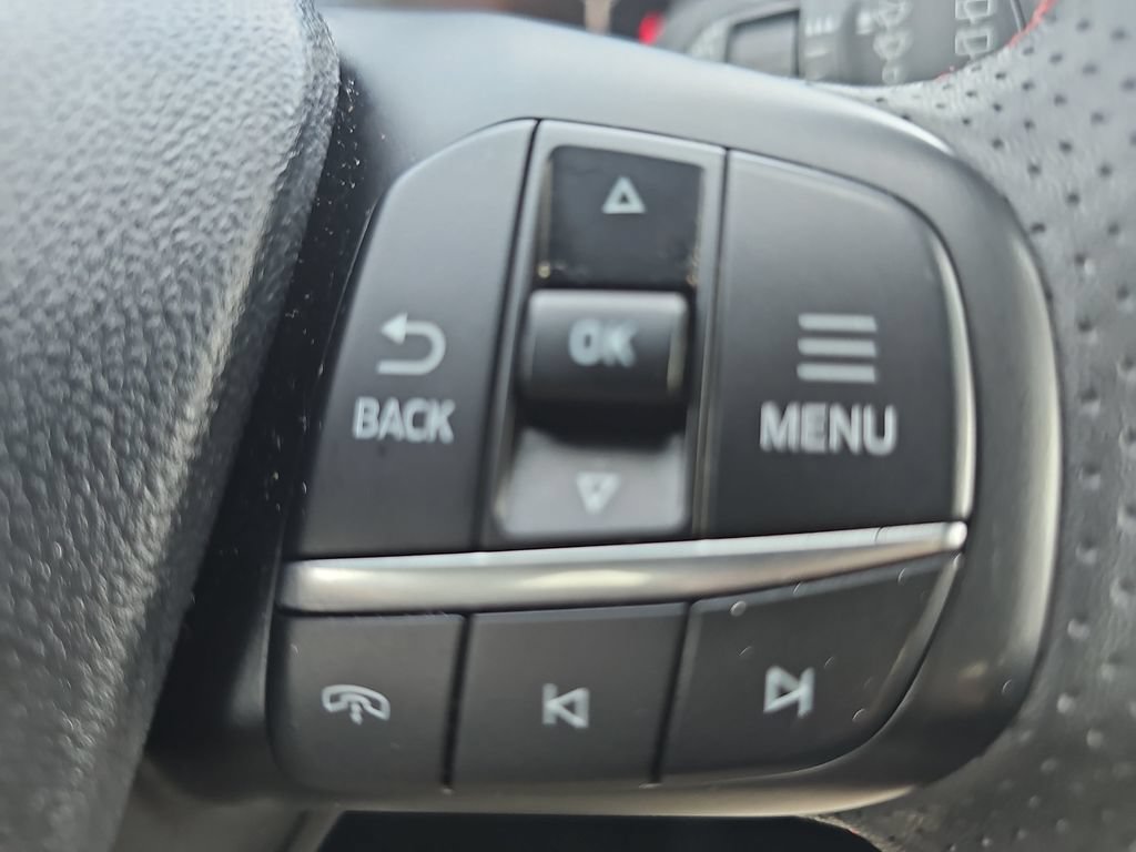 Certified 2025 Ford Escape ST-Line Select AWD/4WD image 18
