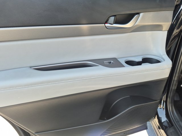 Used 2022 Hyundai Palisade SEL w/ Premium Package FWD image 18