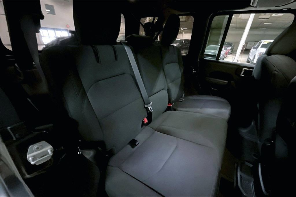 Used 2023 Jeep Wrangler Unlimited image 25