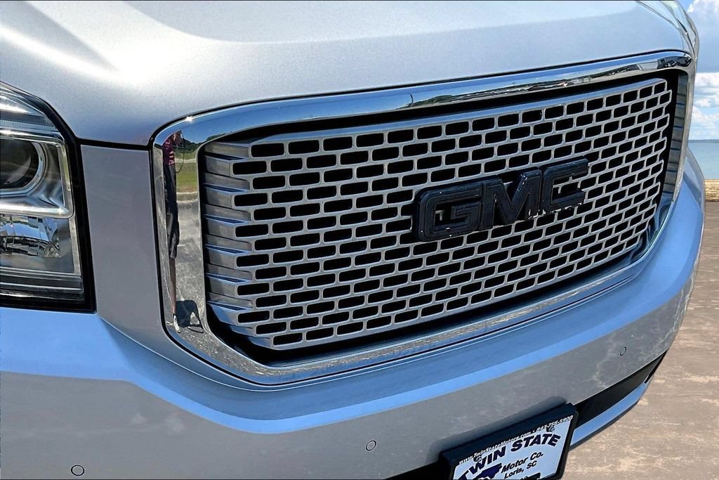 Used 2017 GMC Yukon Denali w/ Open Road Package AWD/4WD image 34