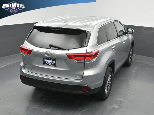 Used 2019 Toyota Highlander XLE FWD image 14