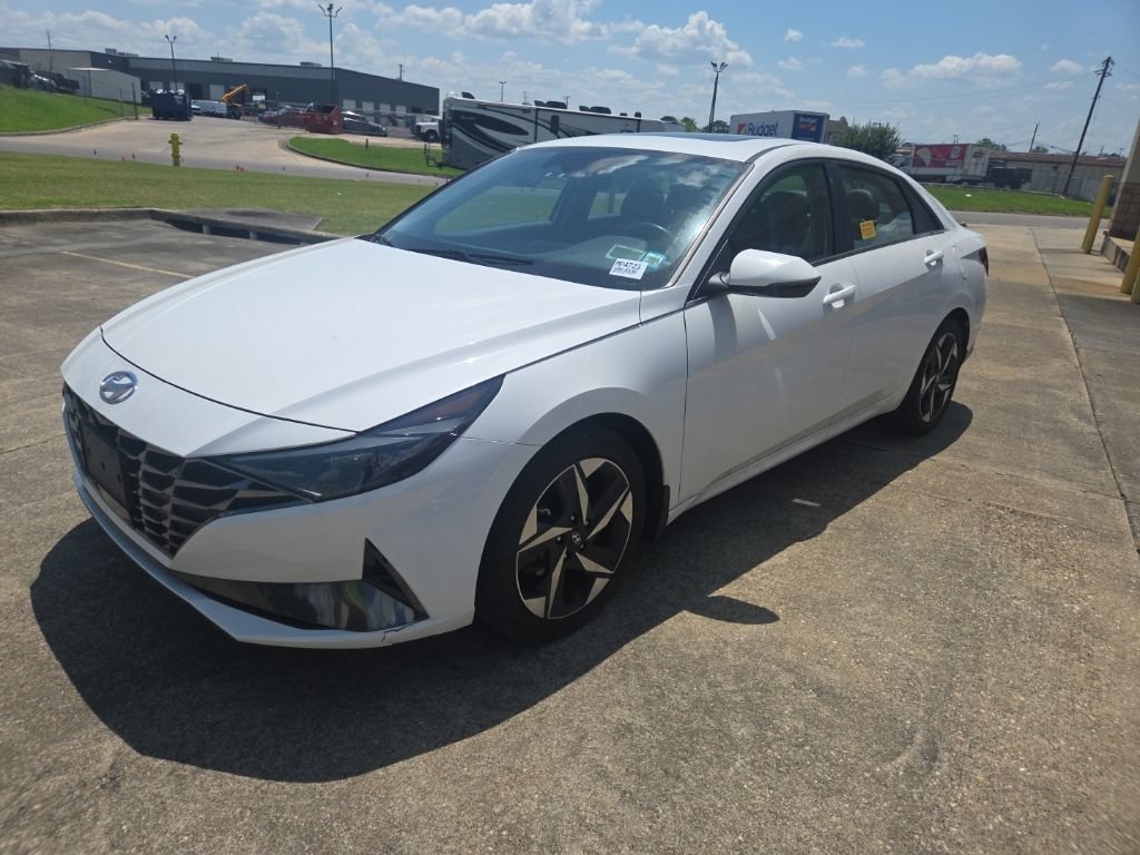 Used 2023 Hyundai Elantra Limited FWD image 3