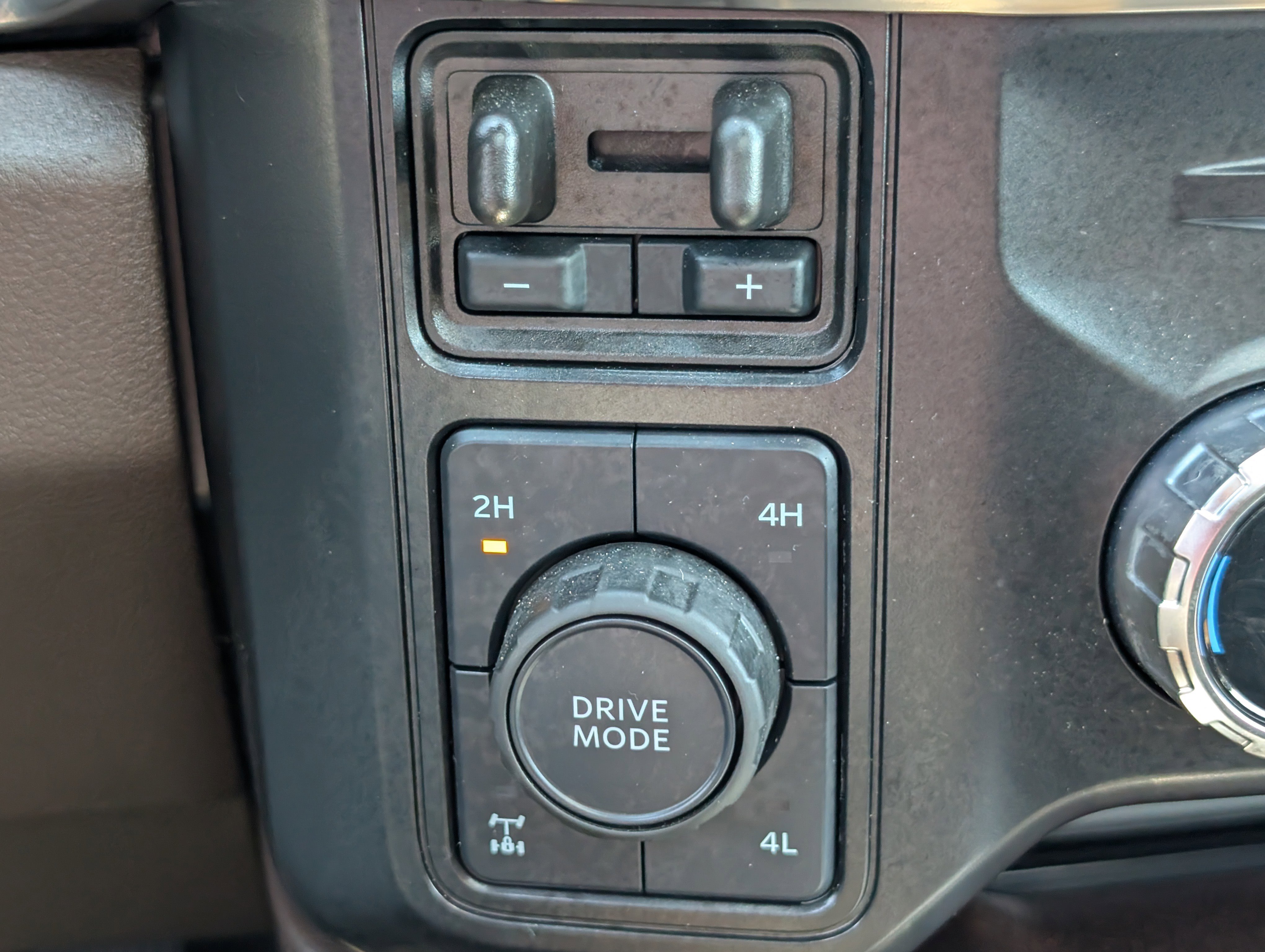 Certified 2025 Ford F250 King Ranch AWD/4WD image 26