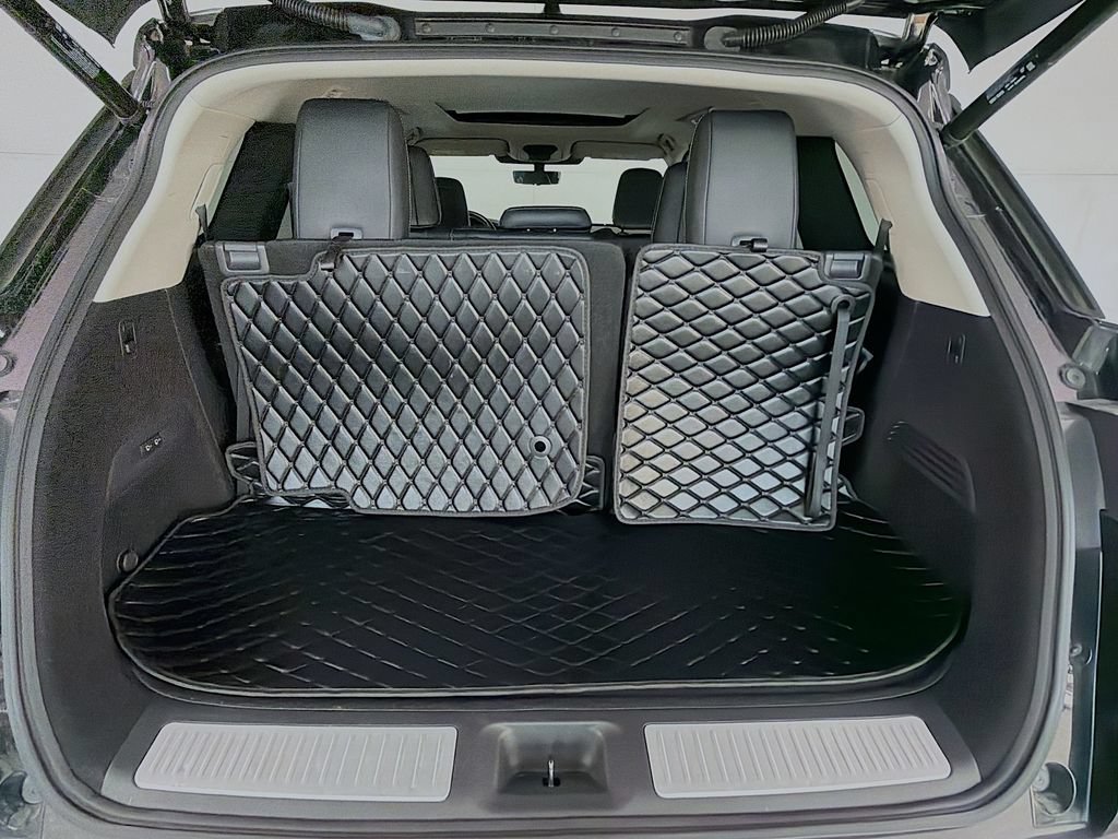 Used 2023 INFINITI QX60 Sensory w/ Vision Package AWD/4WD image 32