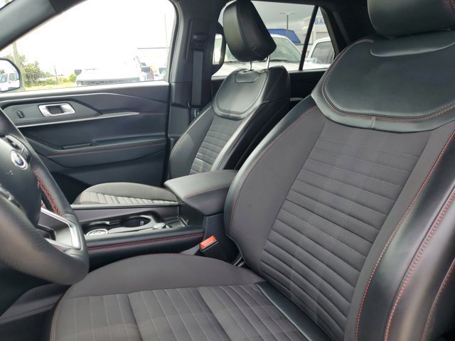 Certified 2025 Ford Explorer ST-Line image 21