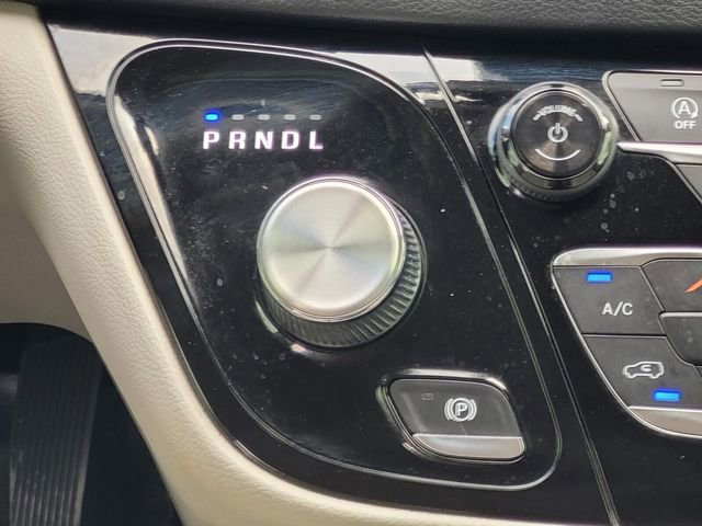 Used 2019 Chrysler Pacifica Touring-L Plus w/ Tire & Wheel Group image 30