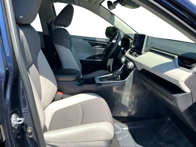Used 2025 Toyota RAV4 XLE image 17