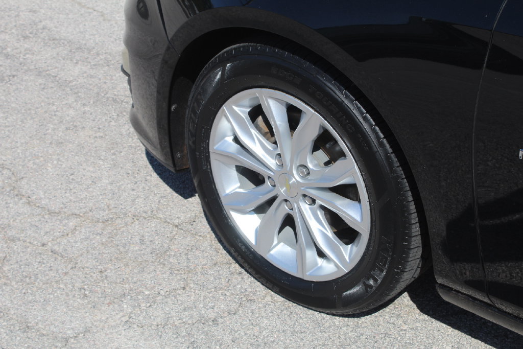 Used 2021 Chevrolet Malibu LT FWD image 6