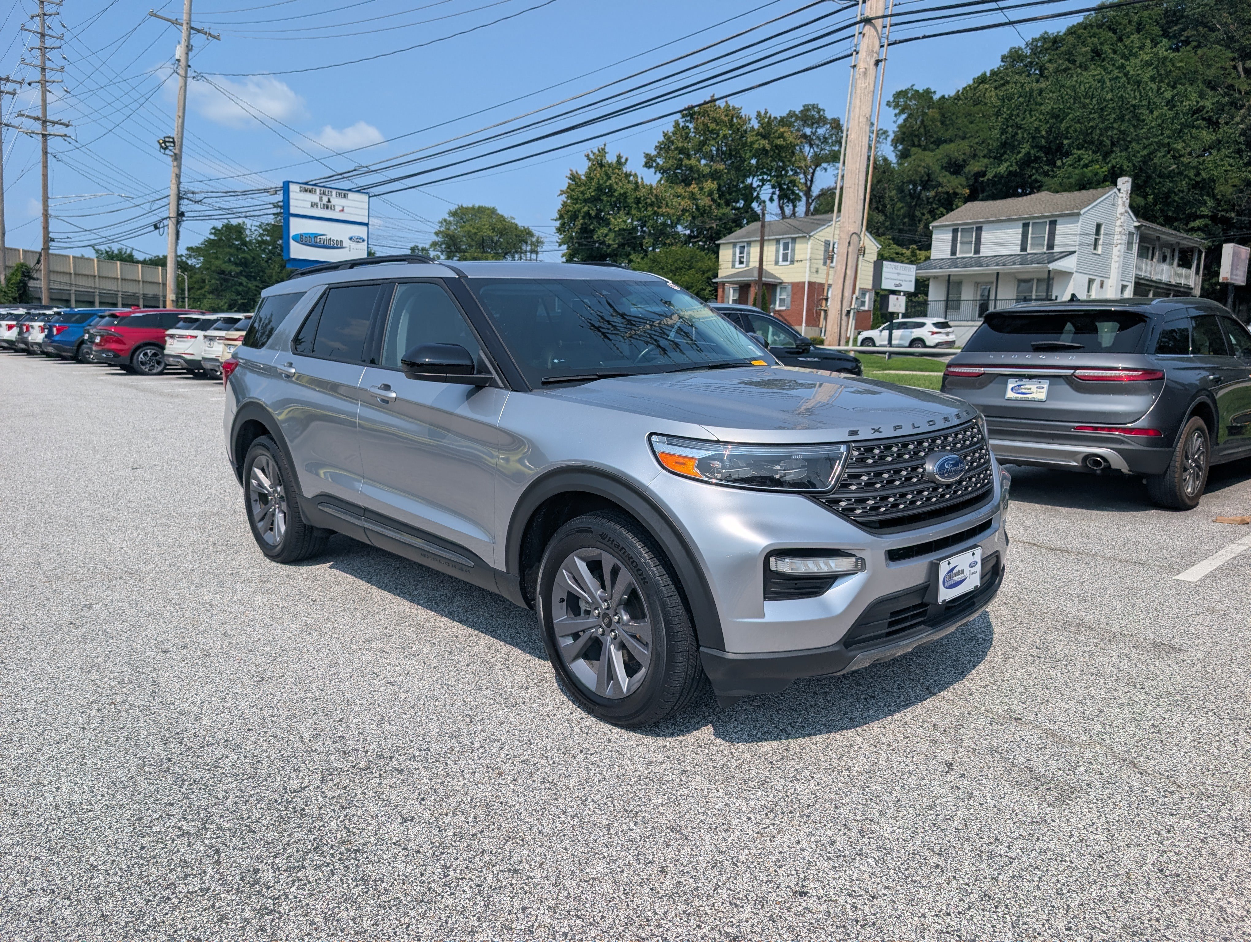 Certified 2022 Ford Explorer XLT w/ Equipment Group 202A AWD/4WD image 9