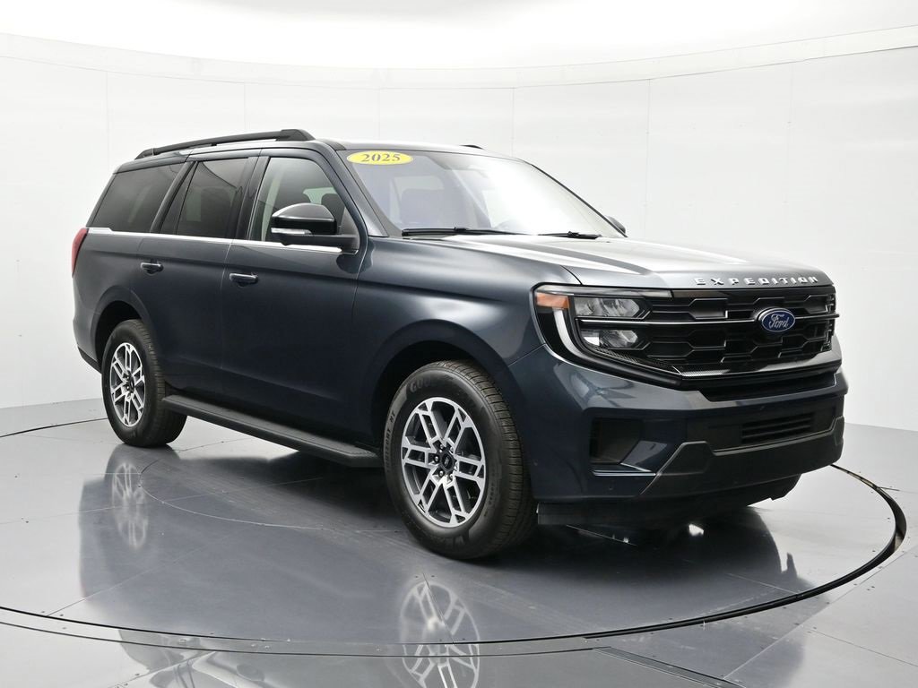 Certified 2025 Ford Expedition Active image 19