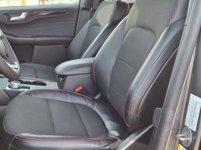 Certified 2023 Ford Escape ST-Line Select w/ Tech Pack #2 image 5