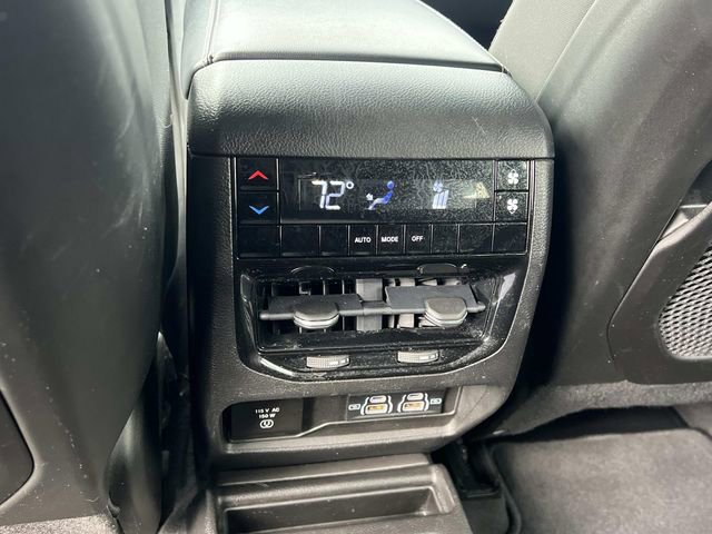 Used 2022 Jeep Grand Cherokee L Laredo w/ Luxury Tech Group I image 17