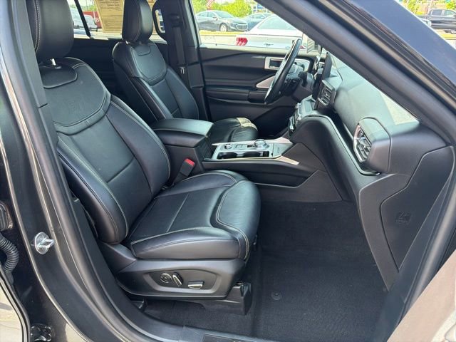 Certified 2020 Ford Explorer ST w/ Premium Technology Package AWD/4WD image 18