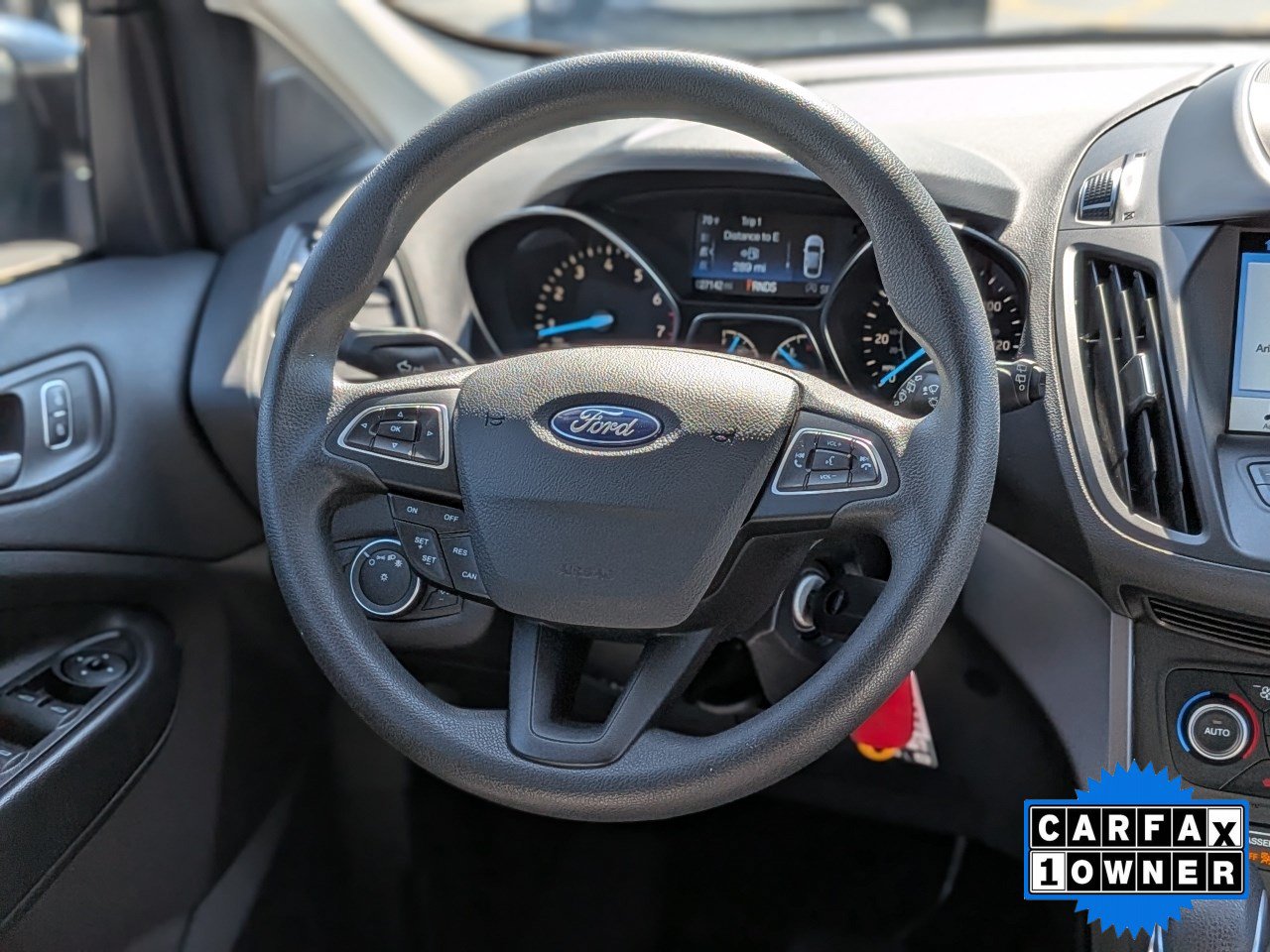 Certified 2018 Ford Escape SE w/ SE Sync 3 Package AWD/4WD image 17