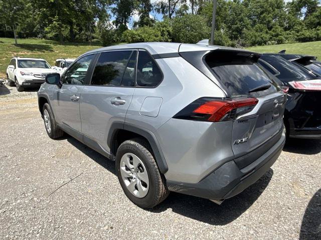 Used 2022 Toyota RAV4 LE FWD image 5