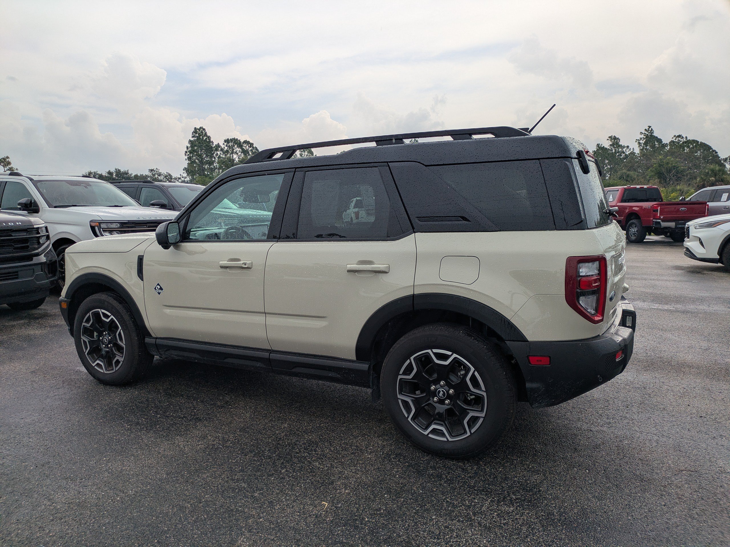 Certified 2025 Ford Bronco Sport Outer Banks w/ Outer Banks Tech Package+ AWD/4WD image 6