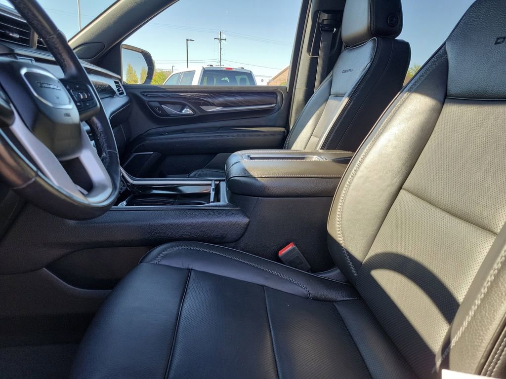 Used 2021 GMC Yukon Denali w/ Denali Premium Package AWD/4WD image 22